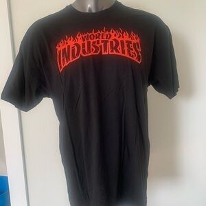 World INDUSTRIES SHIRT SIZE XL NEW WITHOUT‎ TAGS BLACK RED LOGO.